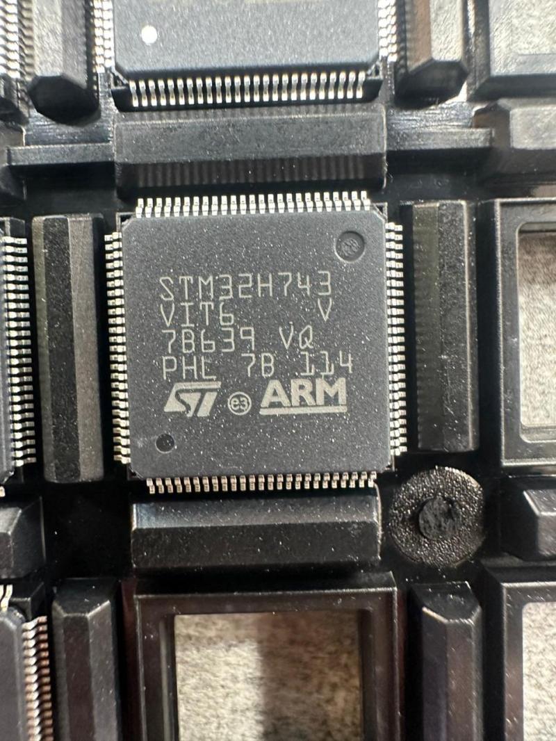 STM32H743VIT6