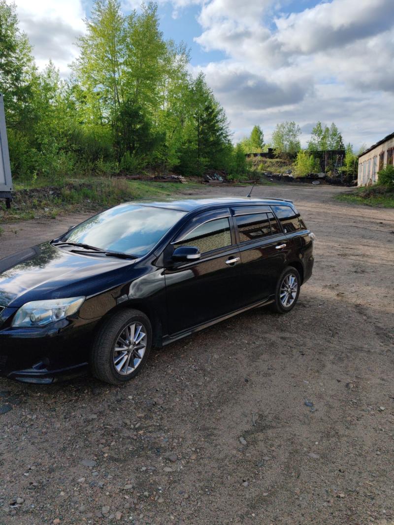 Toyota Corolla Fielder, 2011