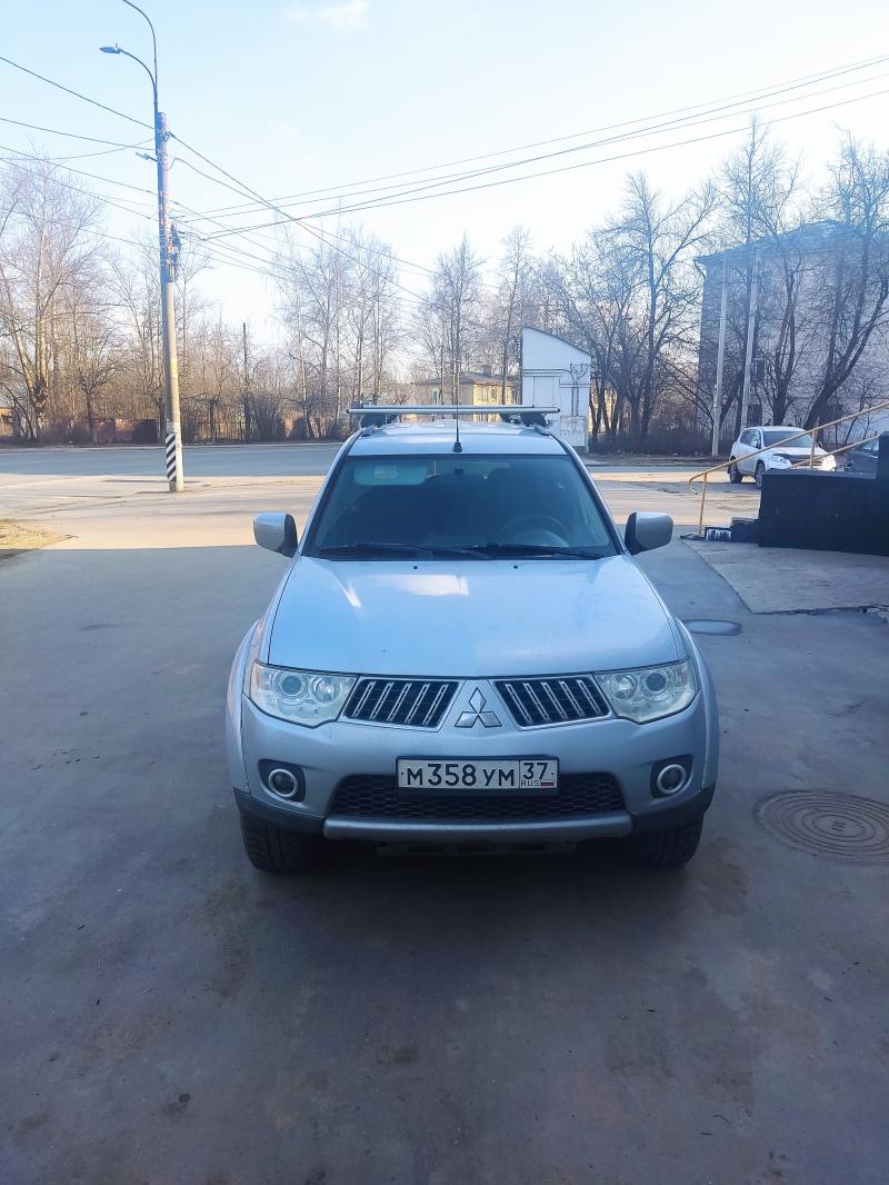 Mitsubishi Pajero Sport.