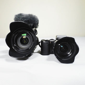 Видеокамера Sony NEX-VG30EH и фотокамера Sony NEX-5R