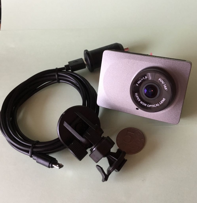 Видеорегистратор YI DASH CAMERA Full HD