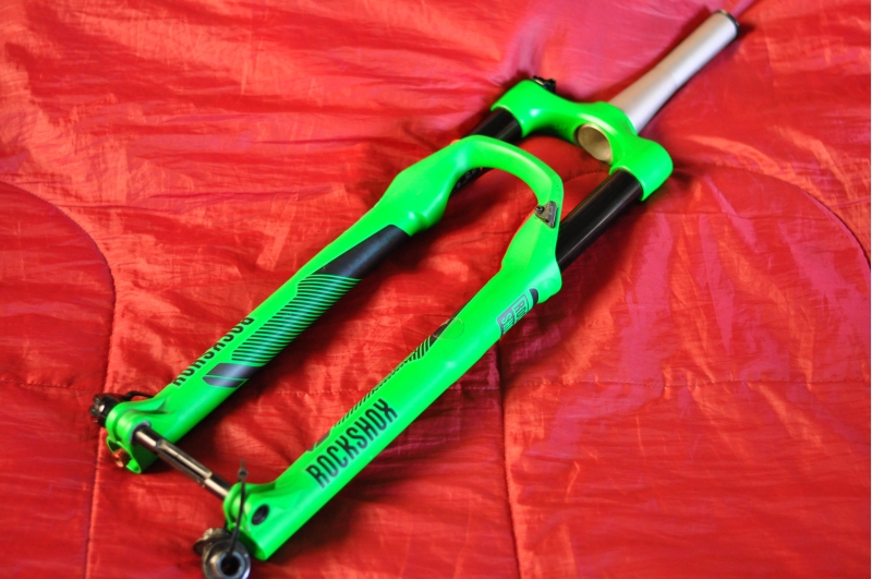 Вилка передняя с амортизатором RockShox 29 бу