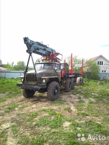 Урал-лесовоз с гидроманипулятором Fiskars 10000 и прицепом роспуском