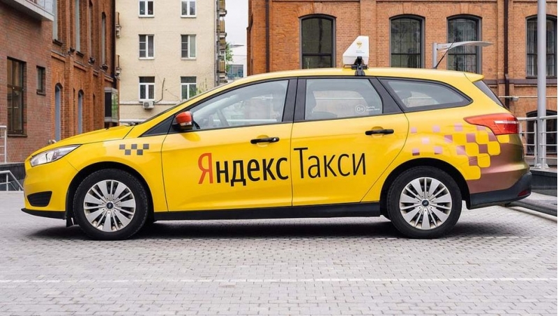 Водитель яндекс такси
