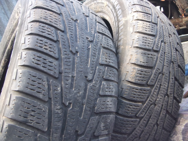 Пара покрышек R18 NOKIAN HAKKAPELIITTA 225/60