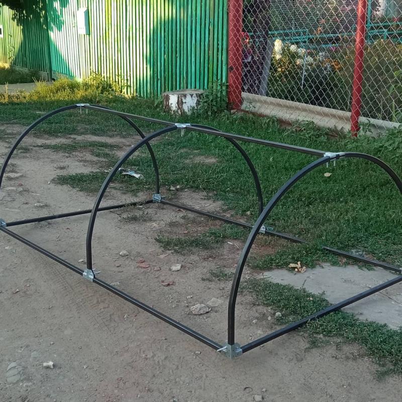 Парники и теплицы.