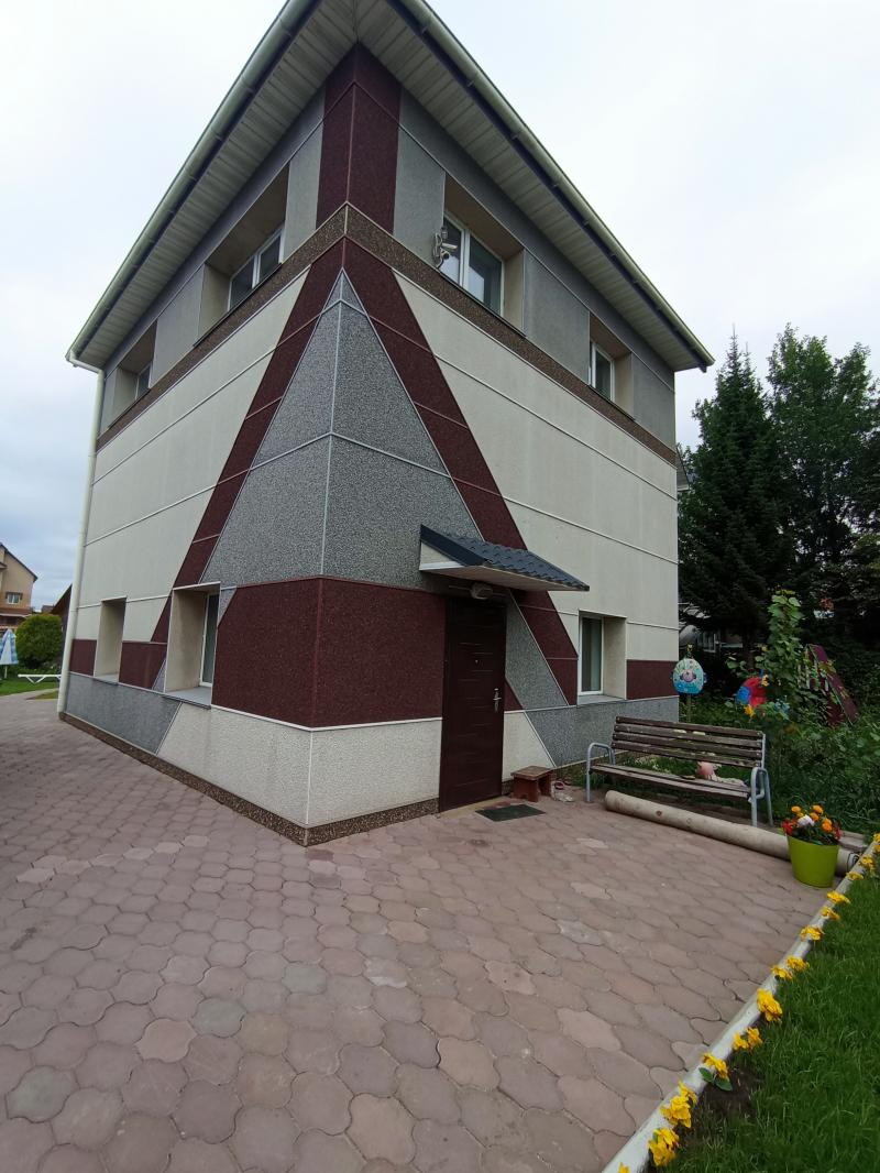 Домик у берега