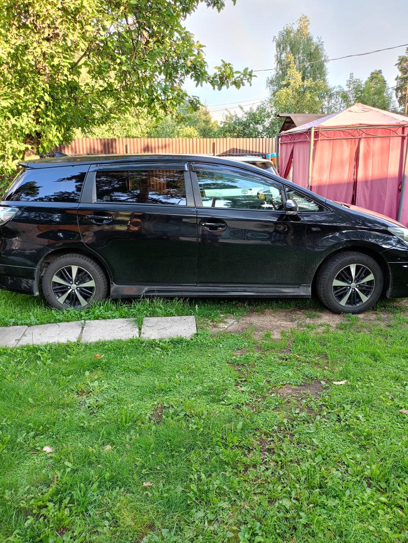 Toyota Wish, 2013