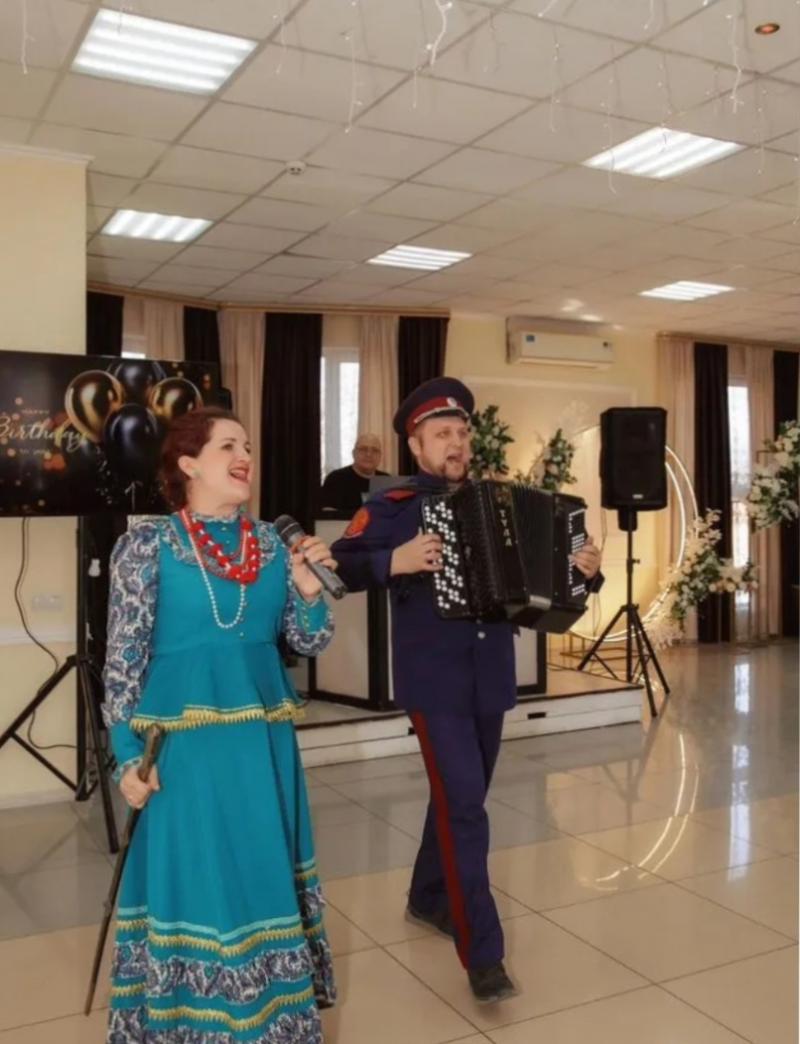 Добрый праздник. Песни под баян у вас дома!