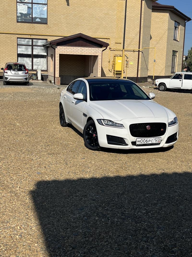 Jaguar XF, 2016