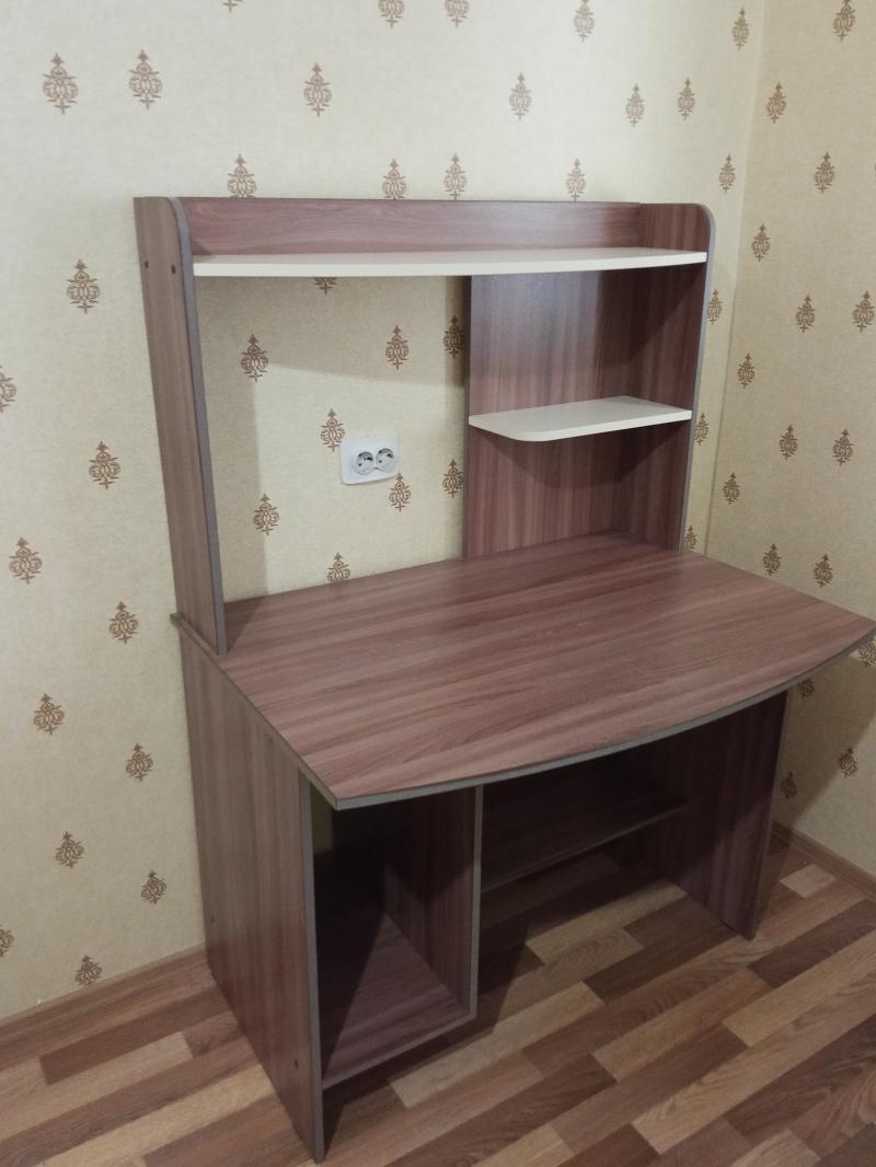 Стол компьютерный для школьника