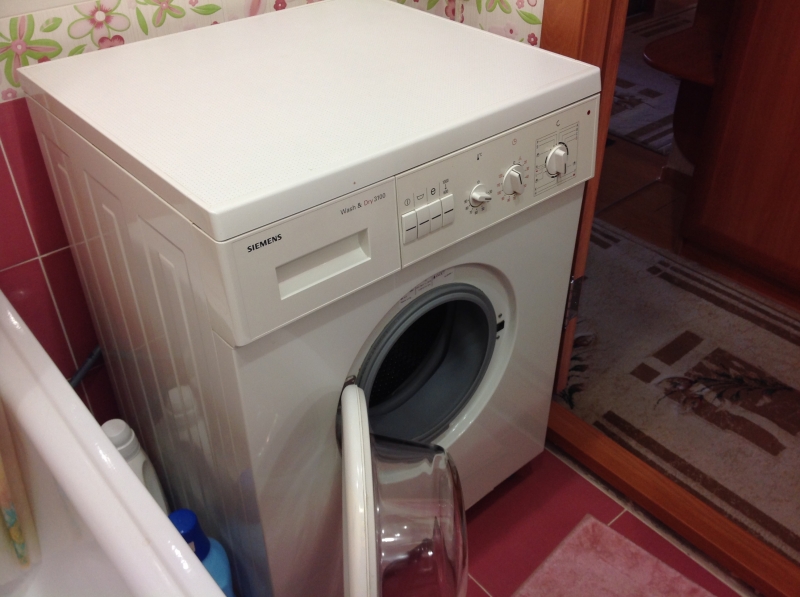 Продаётся стиральная машина SIMENS WD3100