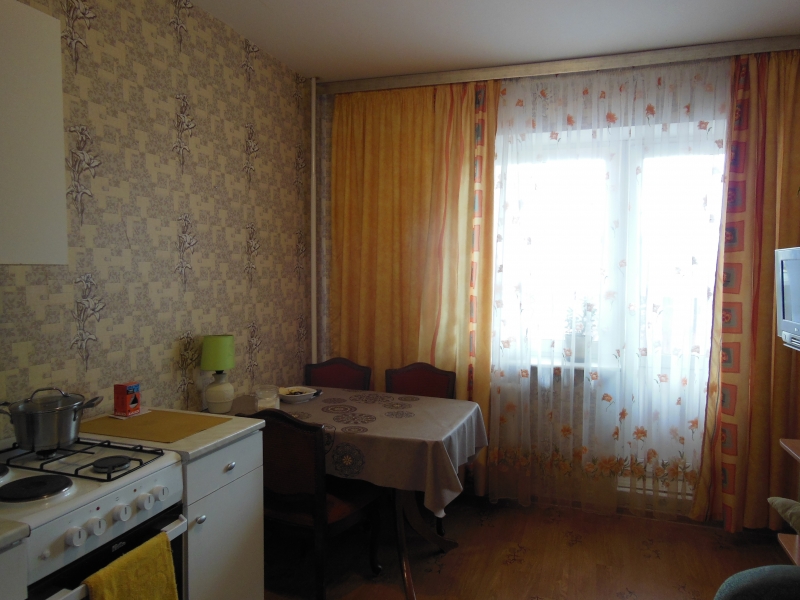 3-к квартира, 76 м2, 2/6 эт.