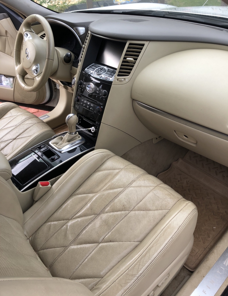 Infiniti FX35, 2009