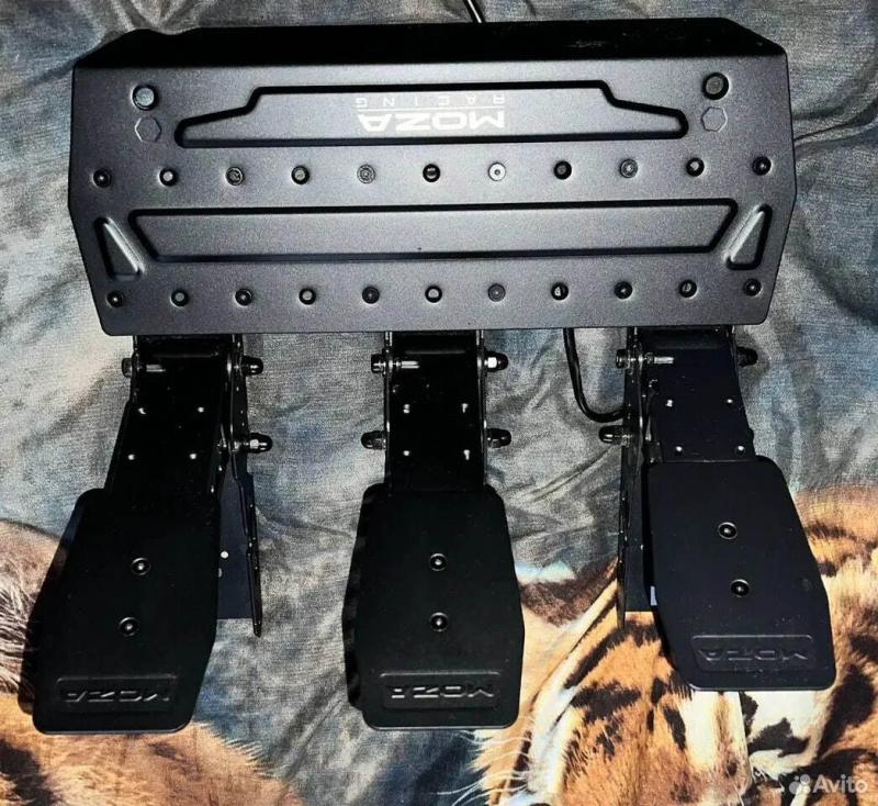 Moza R3 Bundle, � ������� �������