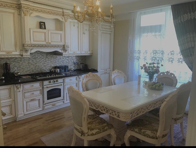 3-к квартира, 100 м2, 4/4 эт.