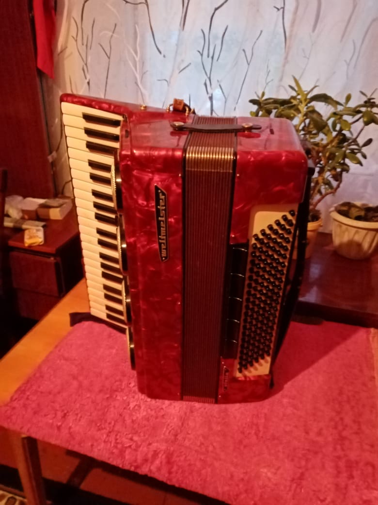 Продаю аккордеон