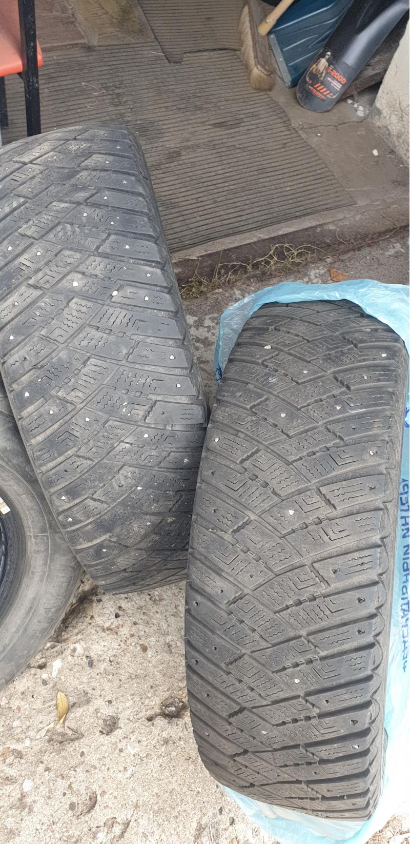 Goodyear Ultra Grip Ice Arctic R16/215/65