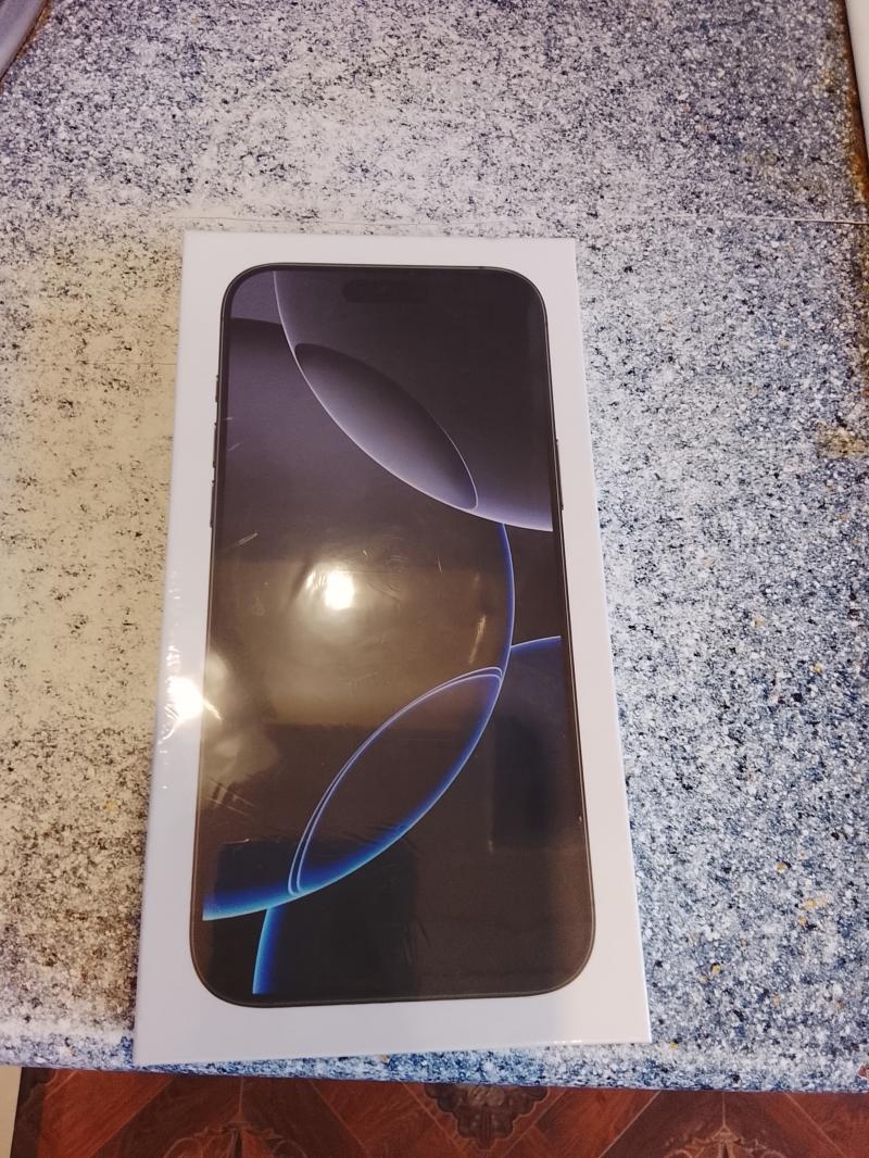 IPhone 16   1Tb