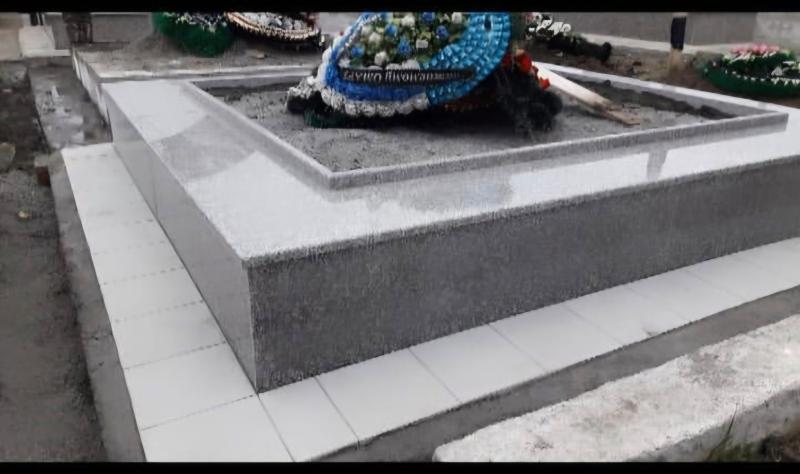 Благоустройство могил на кладбище