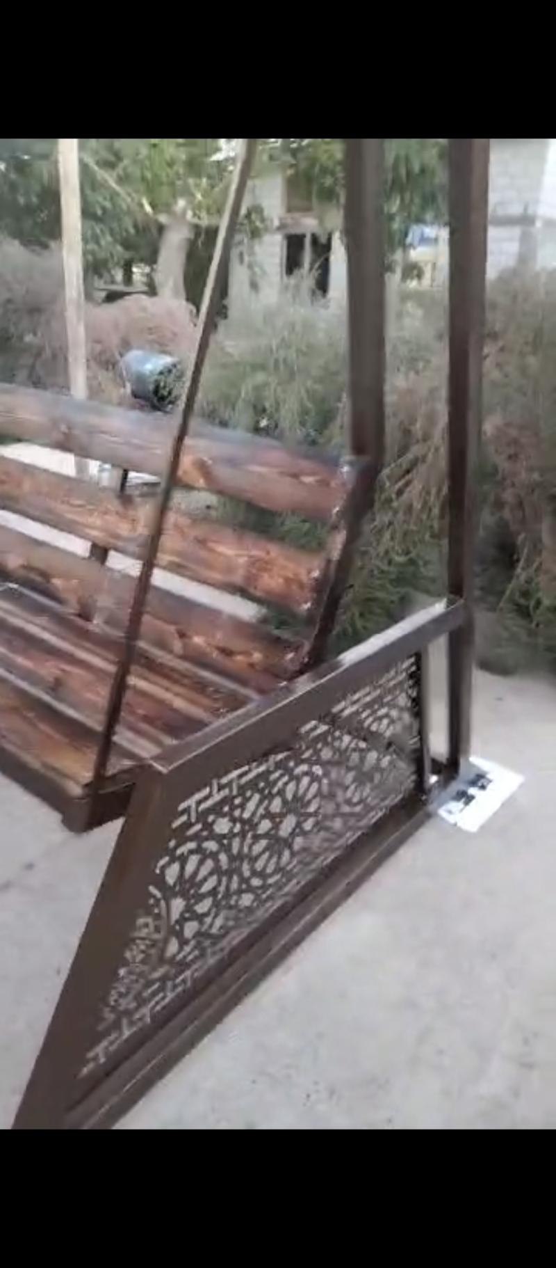 ������  ���  ����
