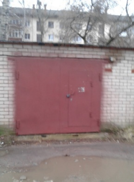 Кирпичный гараж в заводском районе