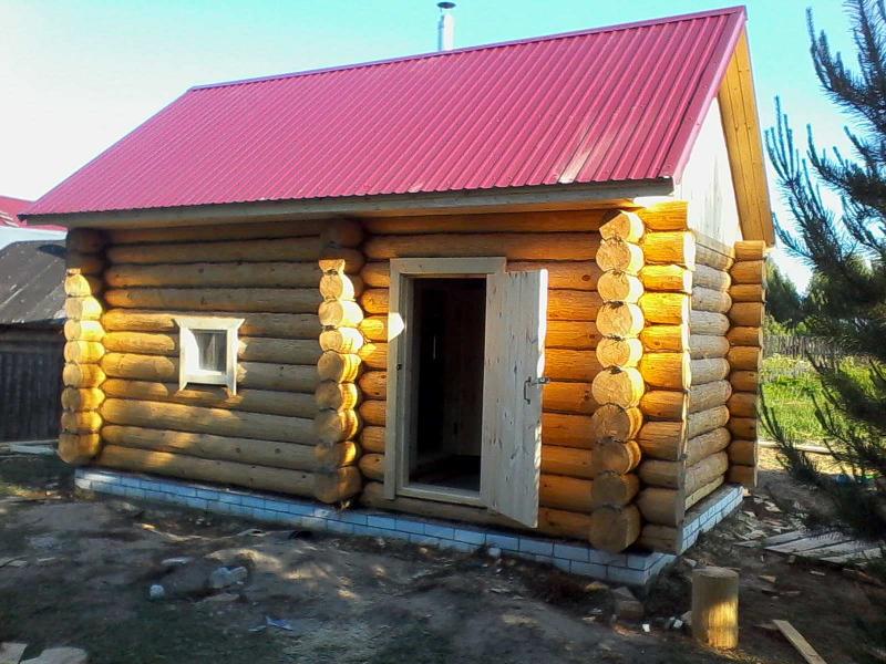 Строительство бани из бревна ручной рубки