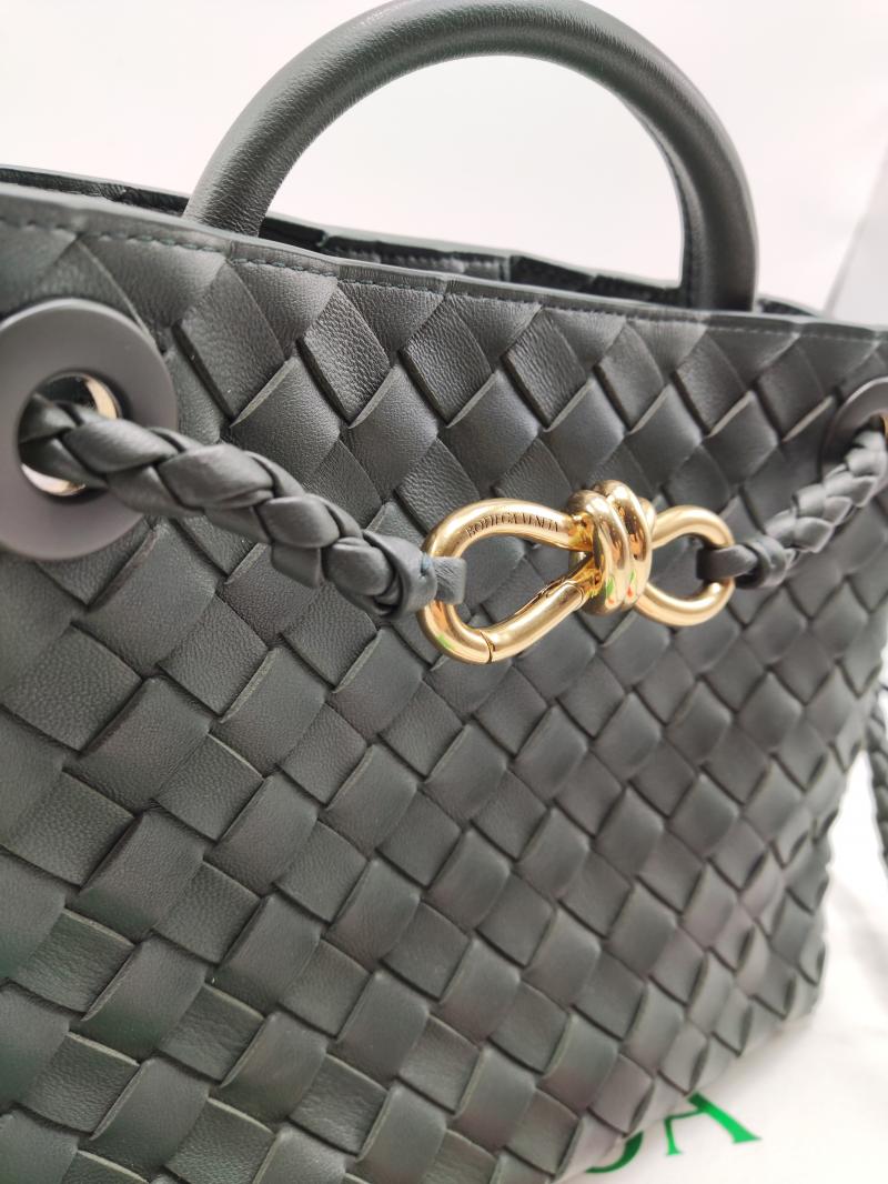   Bottega Veneta Andiamo 2023