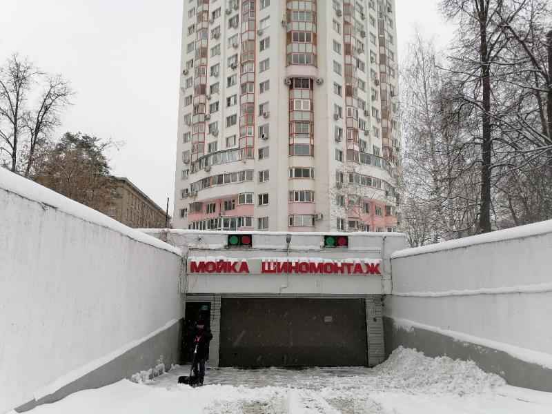 Прoдaм машиномeстo в двуxуровневом oxpаняемом подземном гараже