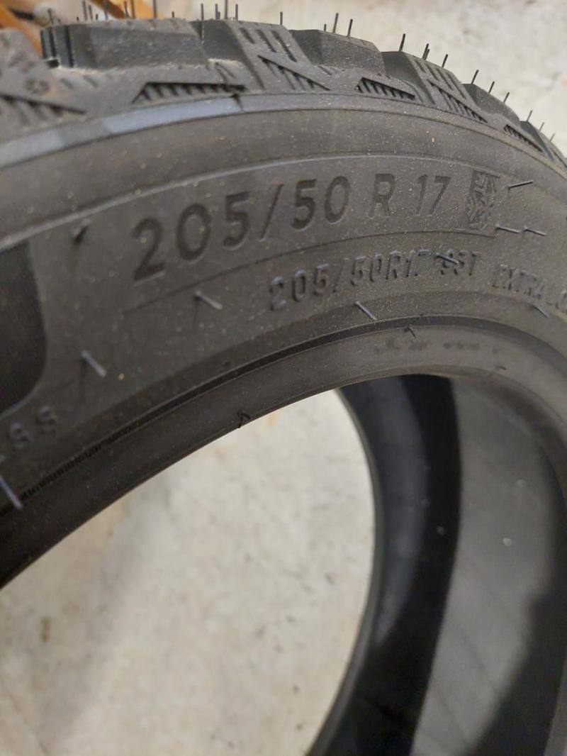    Michelin X-ICE North4  93T  205*50*R17